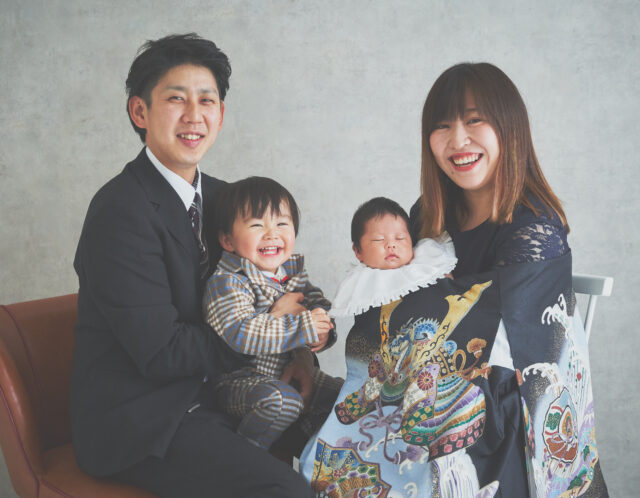 お宮参りの服装はどうする？赤ちゃん＆パパママのおすすめスタイルガイド｜幸田町の写真スタジオ