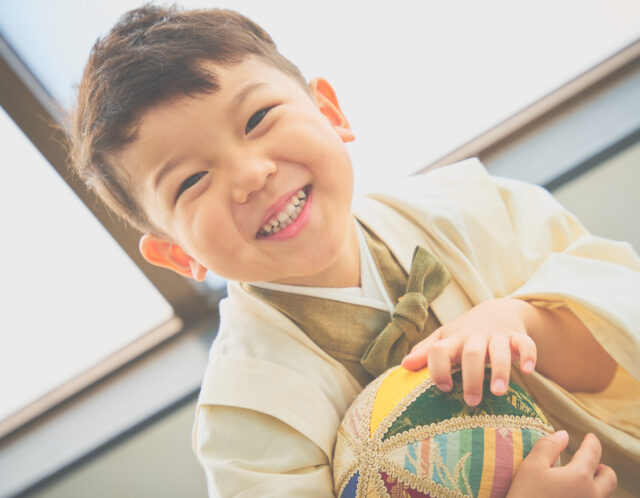 「スタジオって緊張しない？」実は…ほとんどの子が10分以内に笑顔になります｜幸田町の写真スタジオ