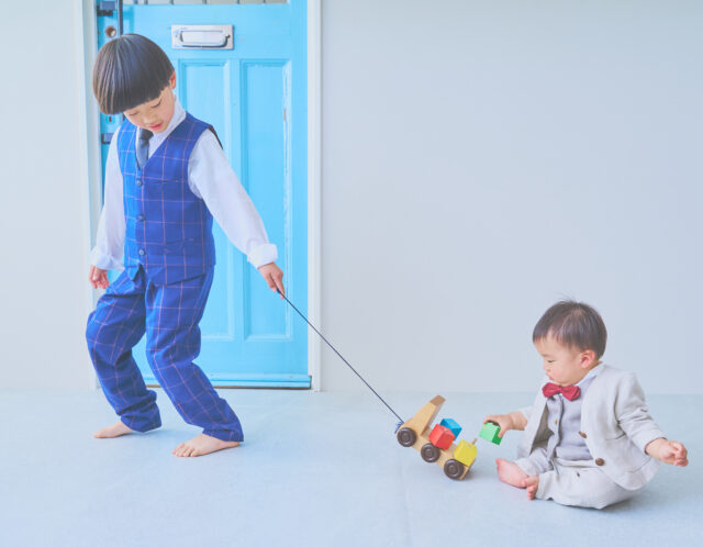 兄弟・姉妹も一緒に撮る！バースデーフォトで家族写真を楽しむ方法｜幸田町の写真スタジオ