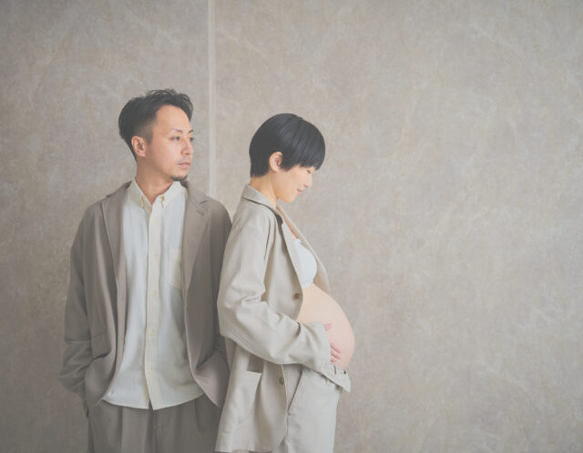 赤ちゃんに会う前に、夫婦で残す“はじまりの1枚”〜マタニティフォトの魅力〜｜幸田町の写真スタジオ