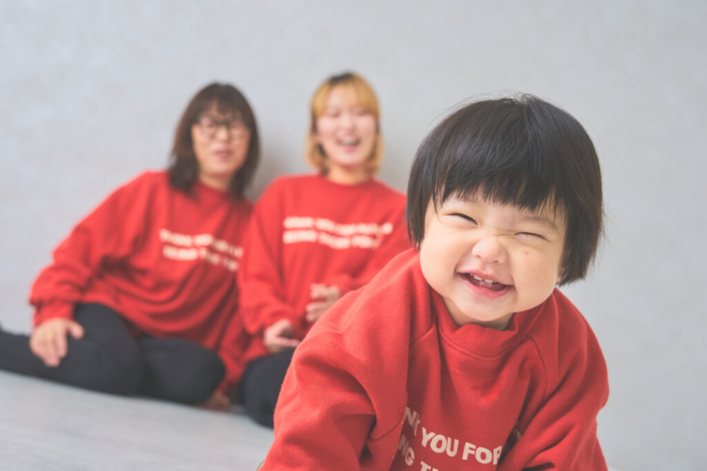 生誕生写真 1116 1歳の誕生日写真は“人生で最も表情が変わる日”って知ってた？｜幸田町